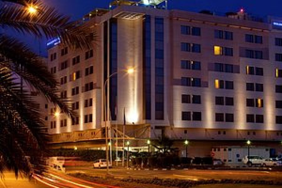 Golden Tulip Muscat